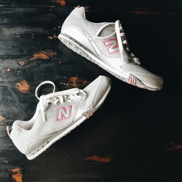 New Balance Shoes - New Balance Grey & Silver Running Sneaker